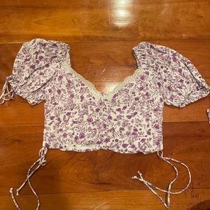 FITS LIKE A SMALL!!!! But is a medium